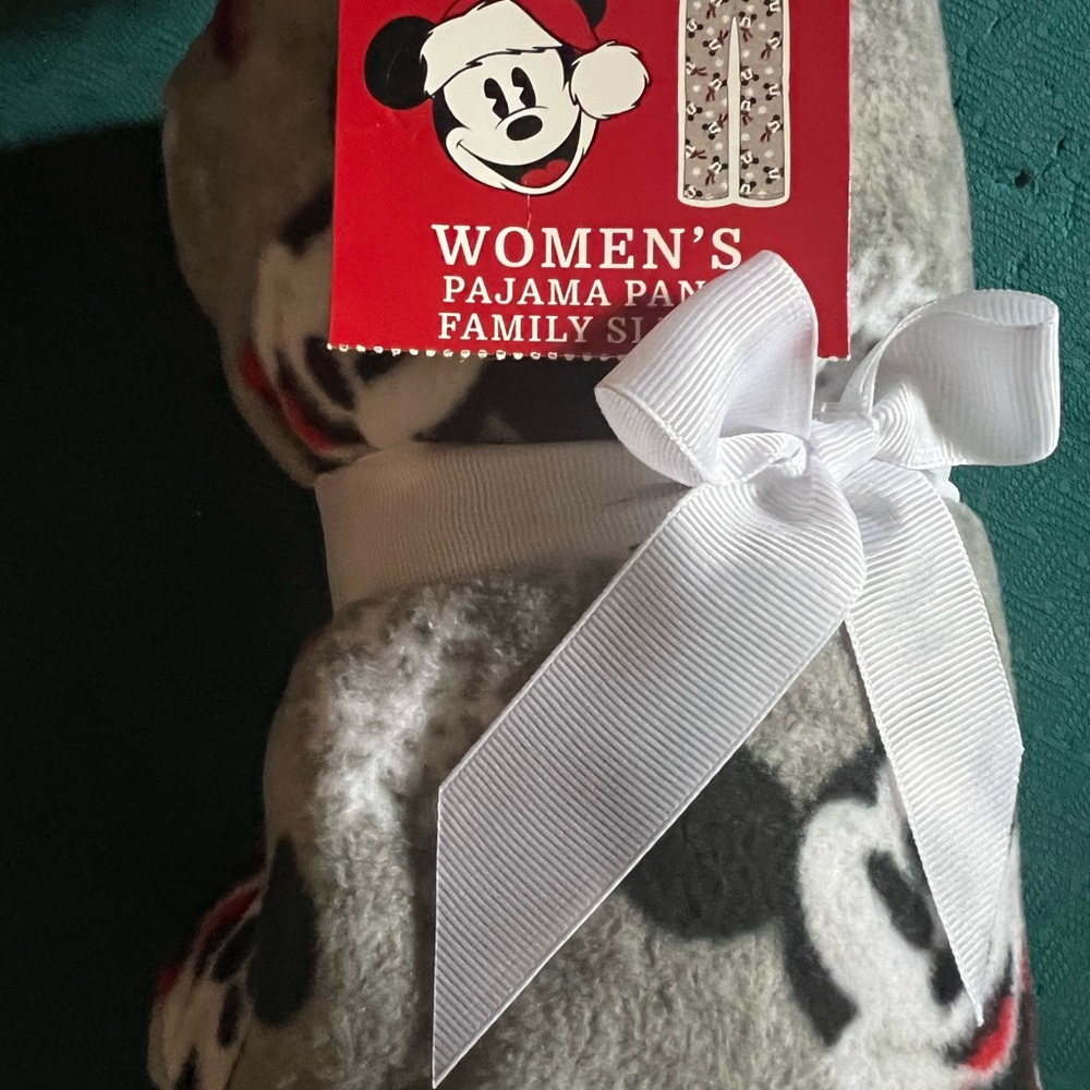 Woman’s Disney Mickey pajamas - Picture 4 of 4